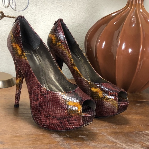 Stuart Weitzman Shoes - Stuart Weitzman Burgundy Leather  Platform Heels